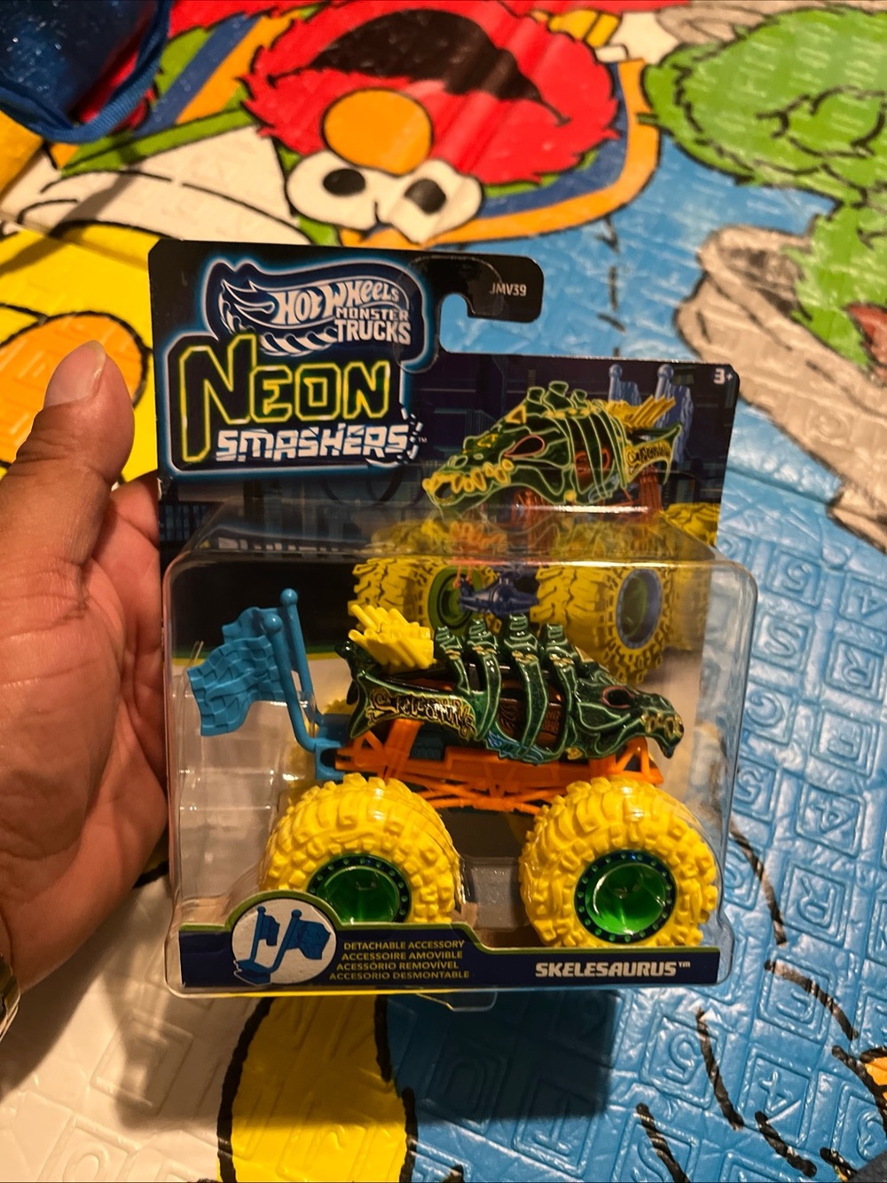 Hot Wheels Monster Trucks Neon Smashers SkeleSaurus - Yellow & Green